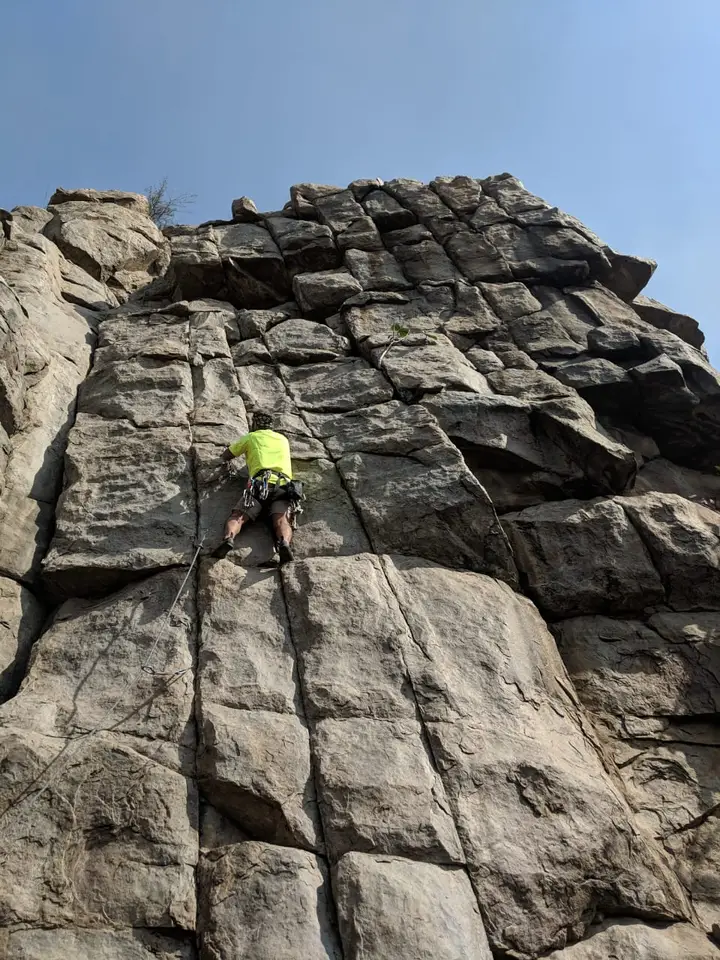 Mohit Oberoi free-climbing the runnel wall in Dhauj, Delhi. From the GritFest.