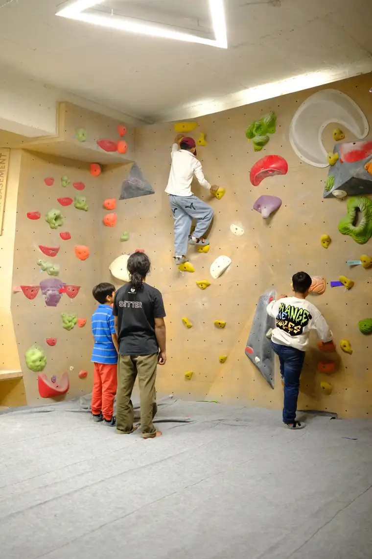 Kids at a birthday party at BoulderBox