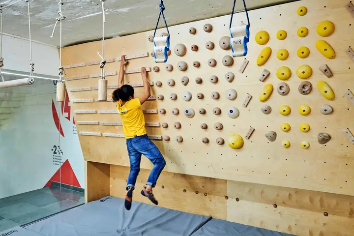 A pro trad climber training for her project.