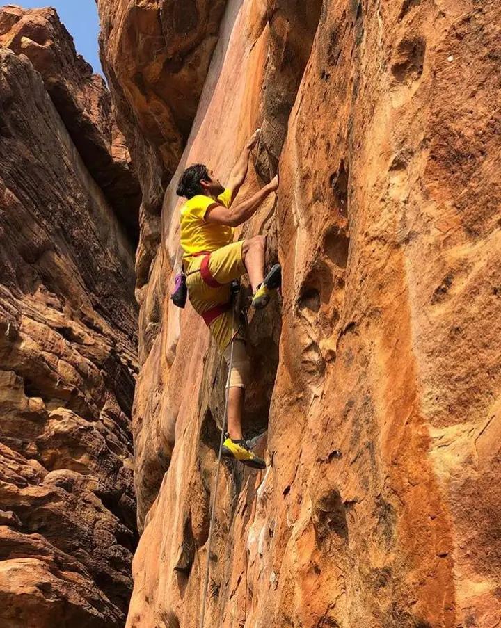 Yadu Bhageria sport climbing Samsara in Badami.