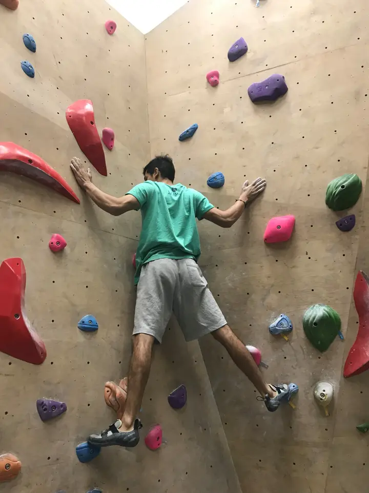 Varun stemming up a corner.