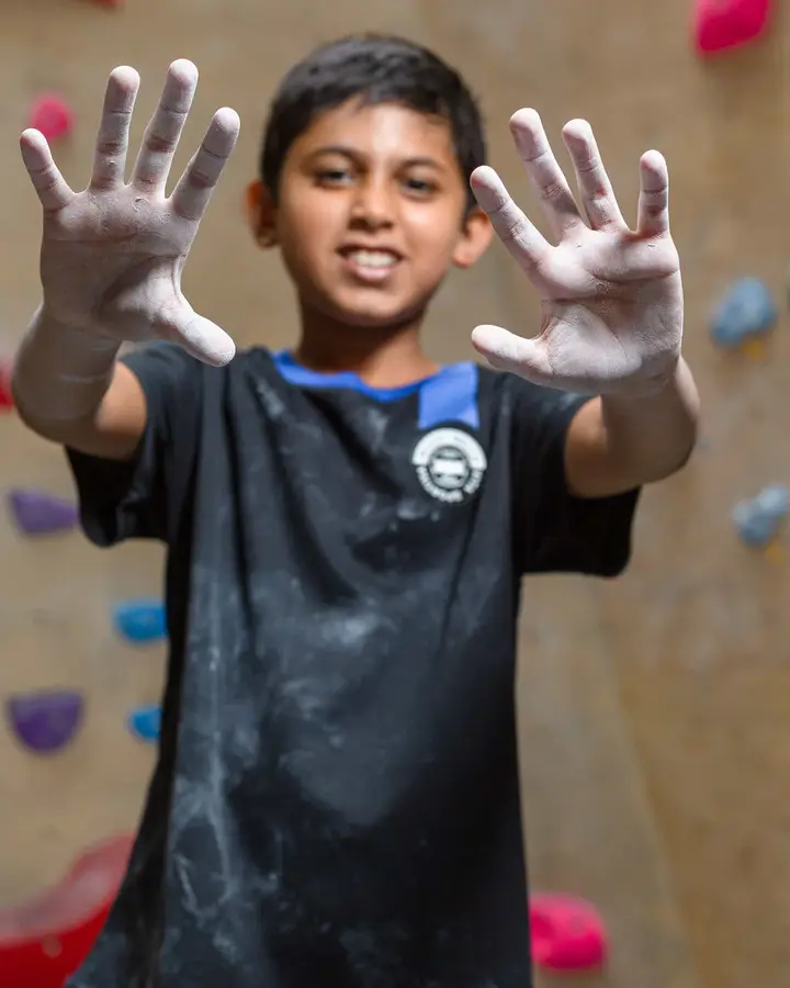 Climbing strengthens the body of children and adults alike