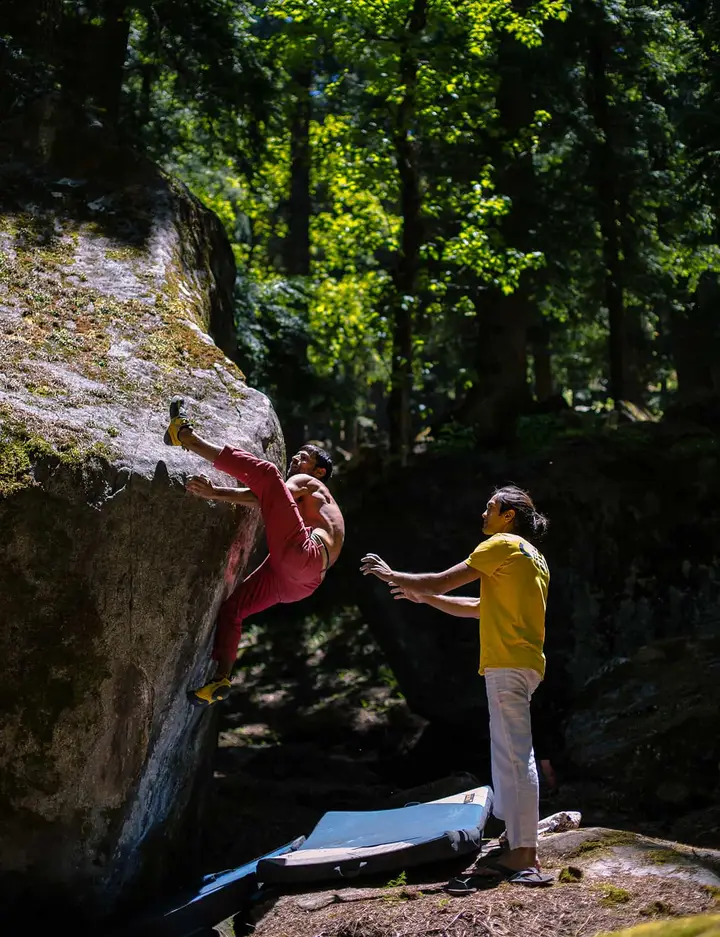 Sudhir Pawar climbing a 7a in Sethan. PC: Abhijeet Singh